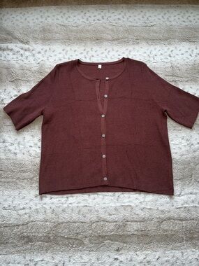 Ribbed Short-Sleeve Cardigan in Warm Brown